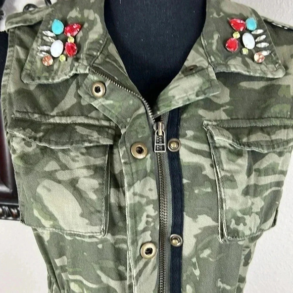 Decree 100% Cotton Camouflage Embellish Vest with Gem Collar Points Medium - Picture 10 of 16